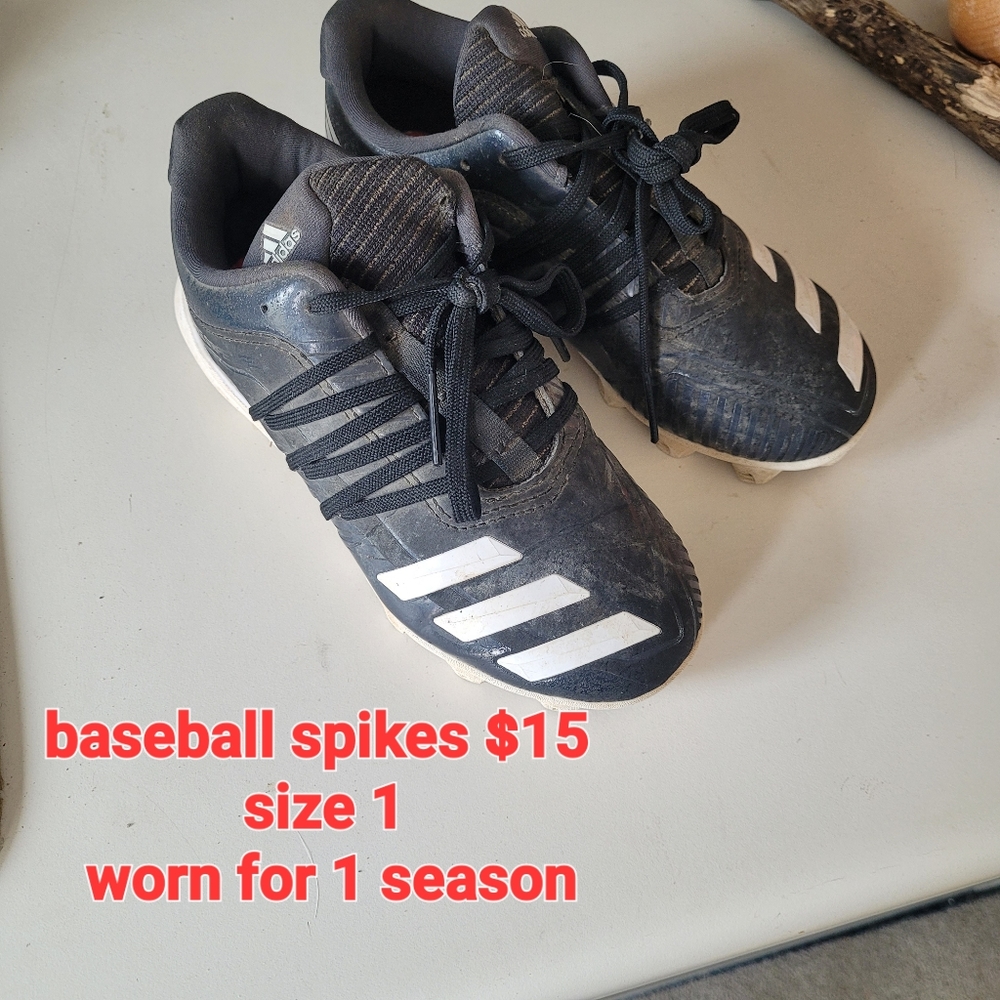 Baseball spikes